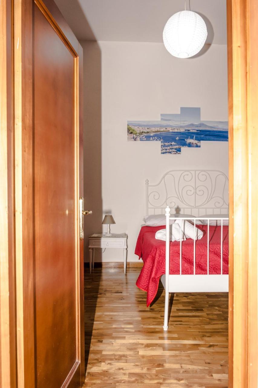 O' Sole E' Napule Panzió Nápoly Kültér fotó